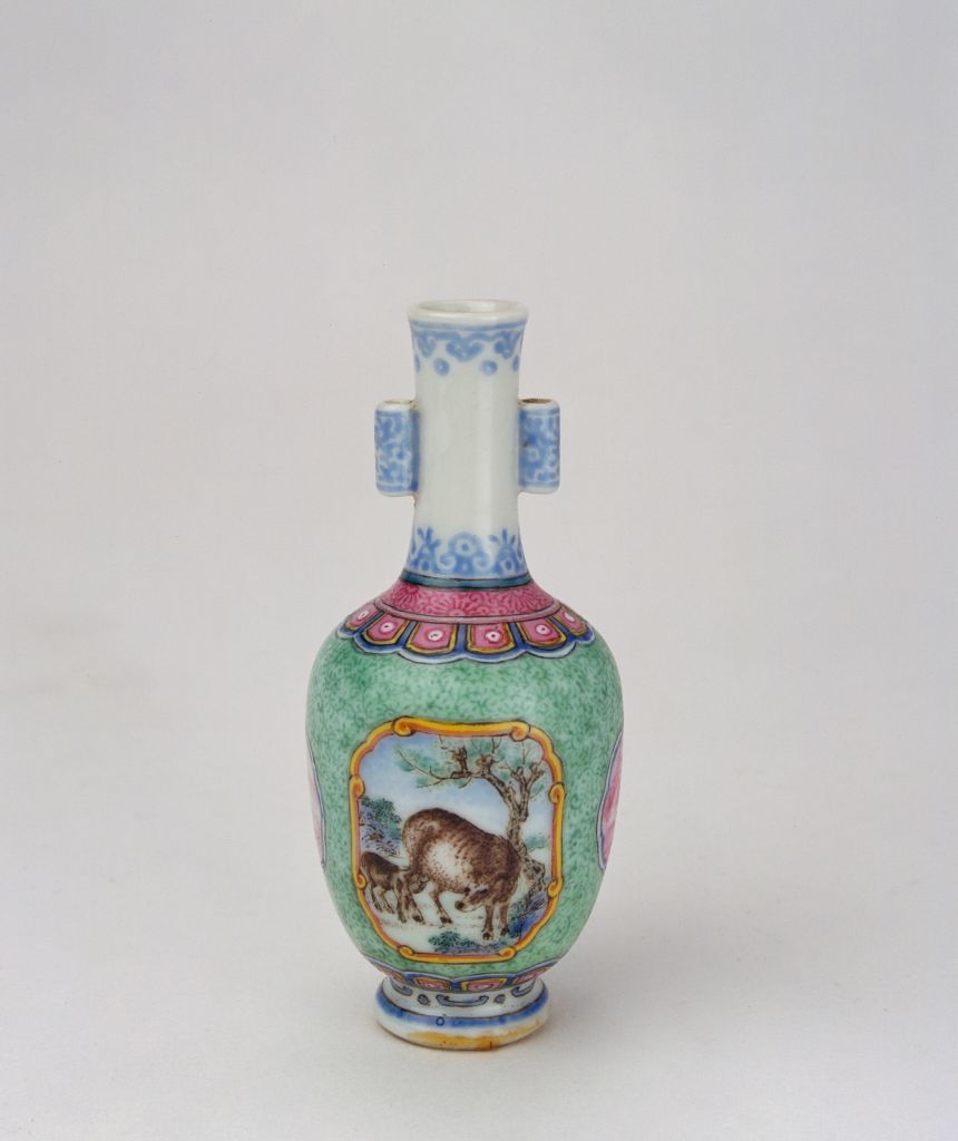 图片[1]-Enamel colored open light double halberd vial-China Archive